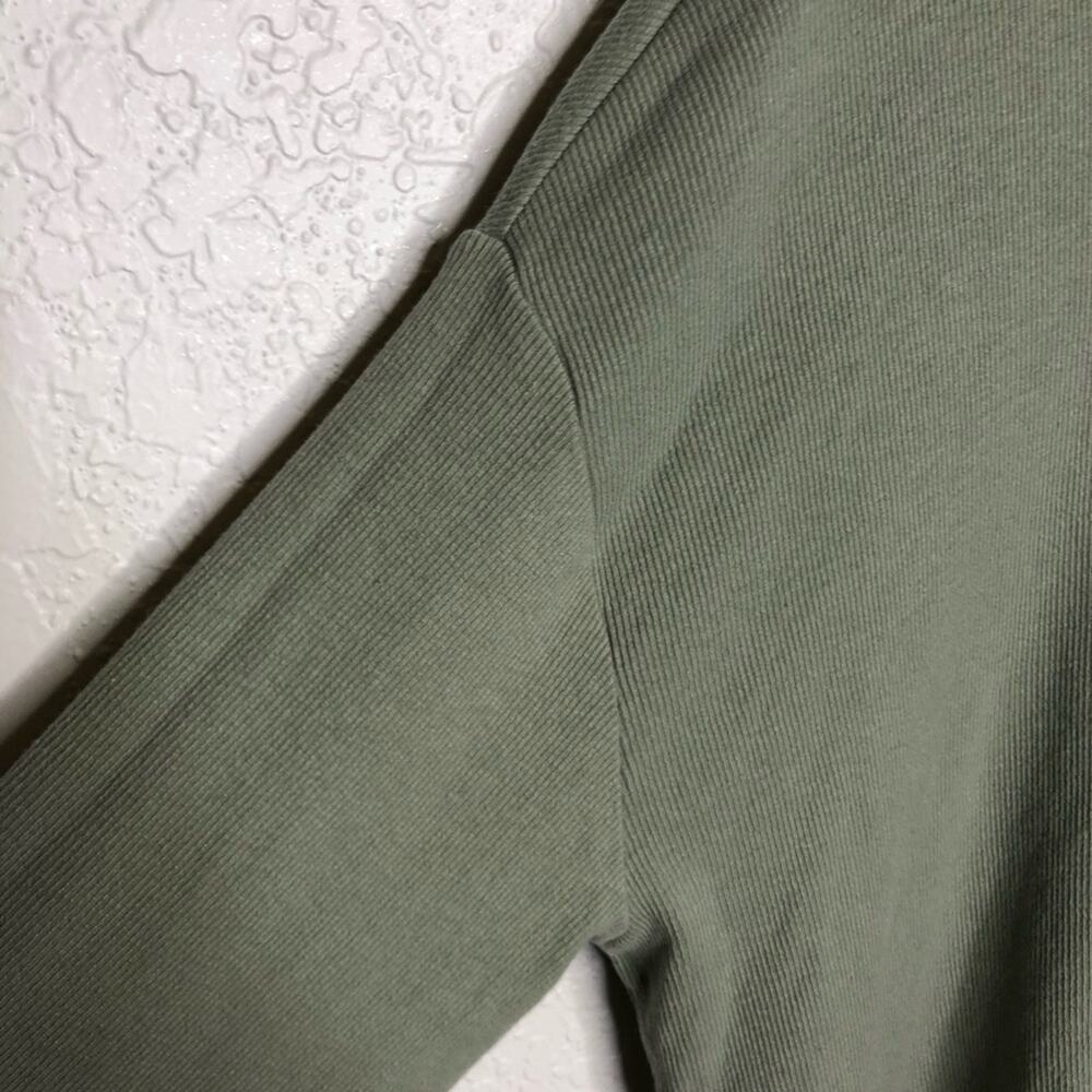 Athleta‎ light sage green ribbed knit hooded cropped top size Medium - Picture 6 of 14